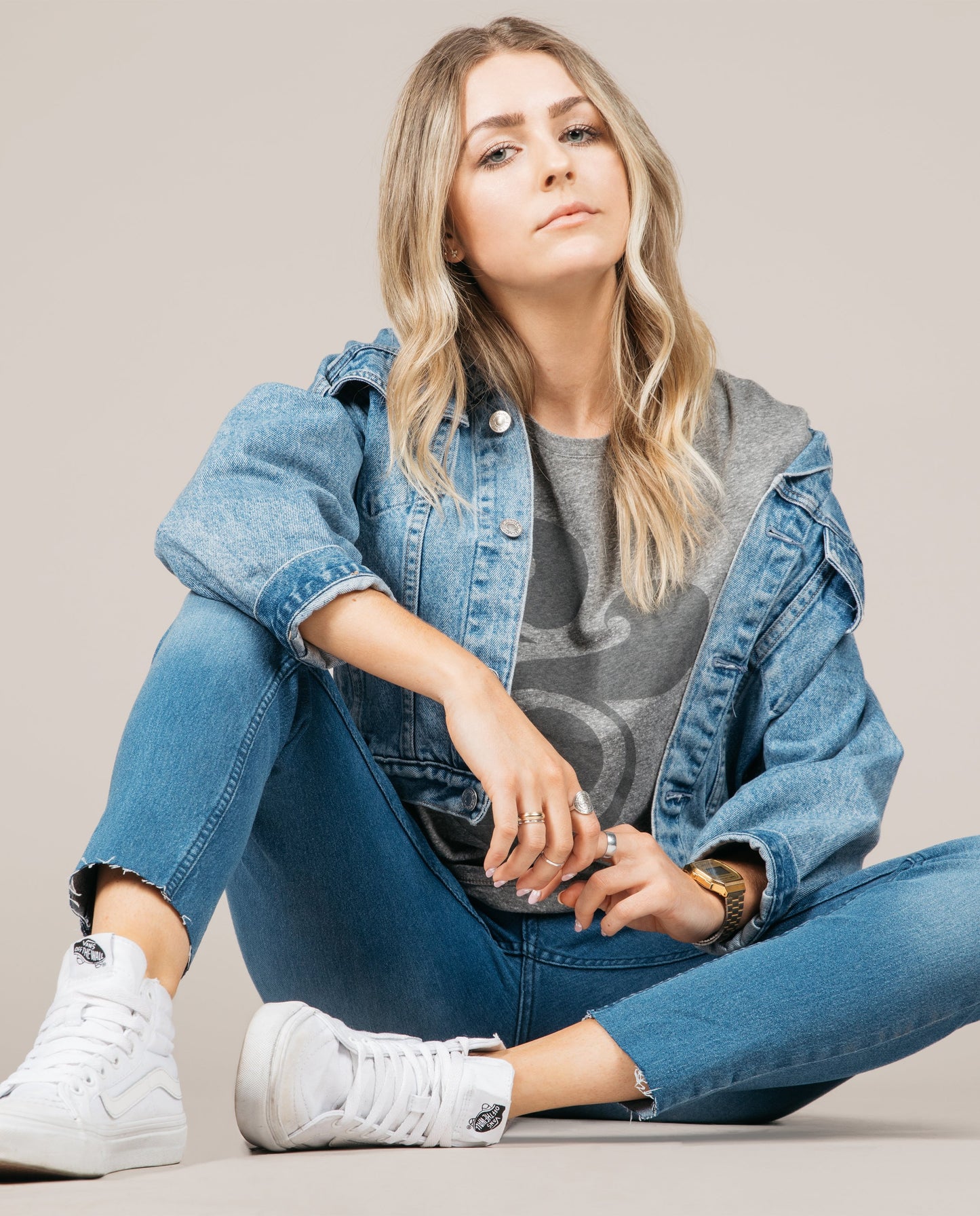 Ampersand (Heather Gray - Women's Line)